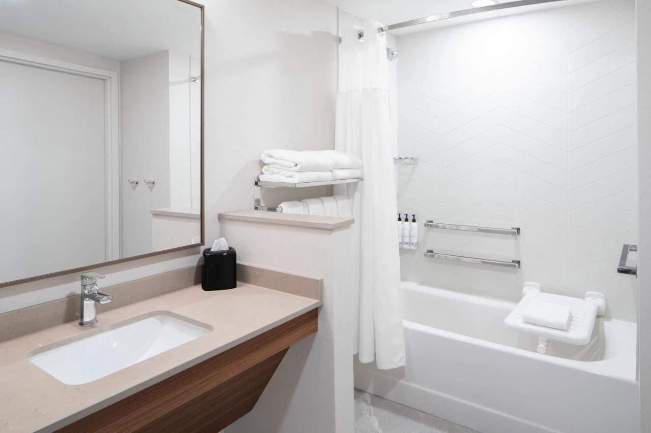 Fairfield By Marriott Inn & Suites Whitsett Greensboro East Exteriör bild
